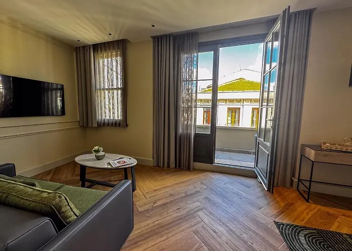 Отель The Wings Pera