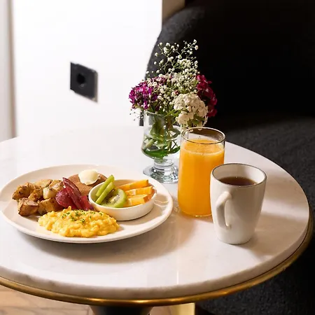 The Wings Pera מלון