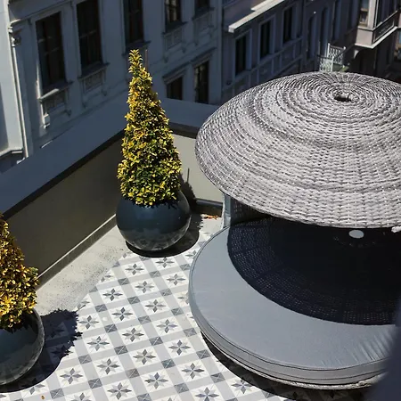 The Wings Pera מלון *