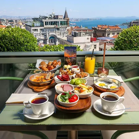 Hotell The Wings Pera 4*